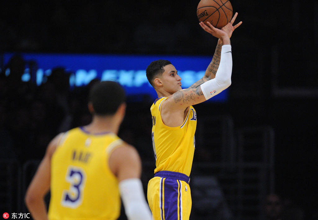 西班牙男篮翻盘马刺，凯尔·库兹马送出助攻