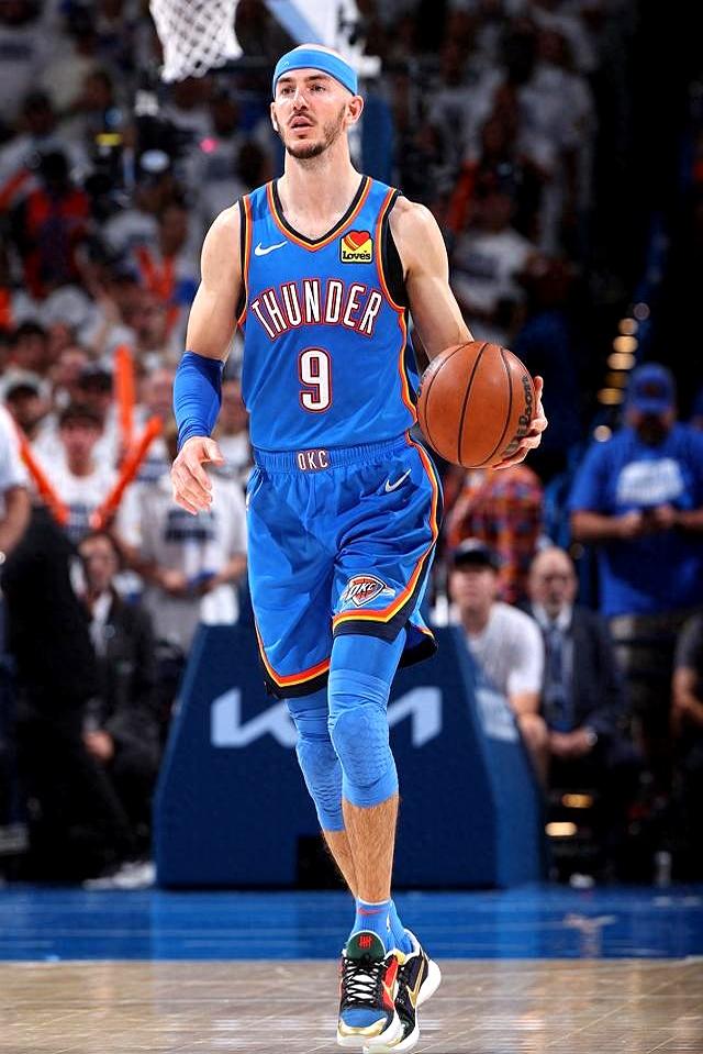 巴西男篮险胜加拿大男篮,卡鲁索一己之力扛起全队 巴西男篮险胜加拿大男篮,卡鲁索一己之力扛起全队