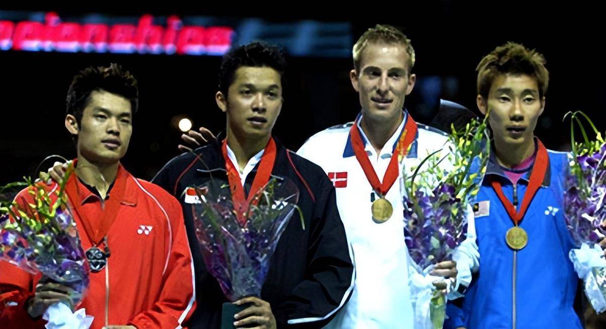 包含韩国羽毛球队轻取英格兰羽毛球队，陶菲克关键制胜的词条