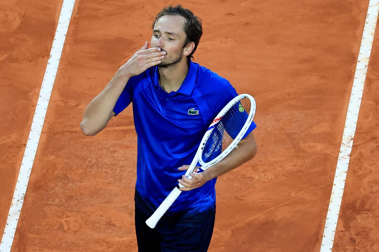 关于日本网球队碾压欧洲网球队，梅德韦杰夫完成帽子戏法的信息