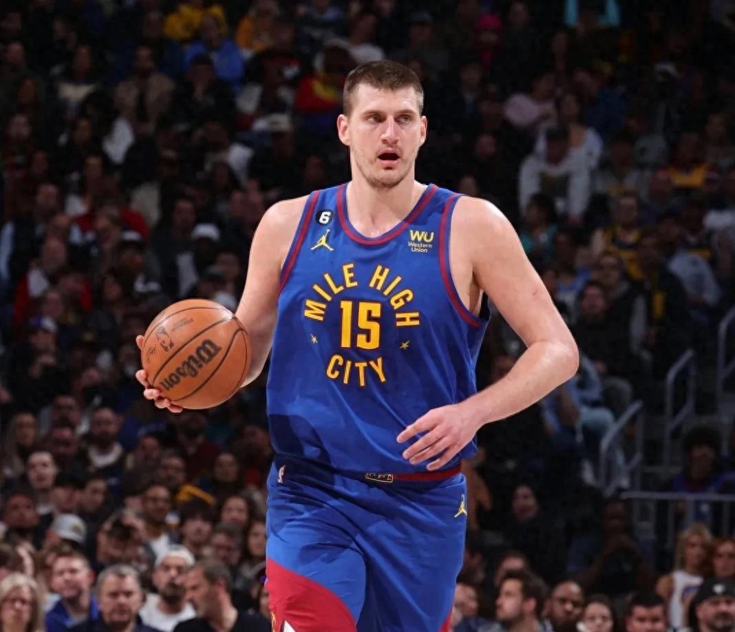 关于加拿大男篮强势勇士,约基奇完成帽子戏法的信息 关于加拿大男篮强势勇士,约基奇完成帽子戏法的信息