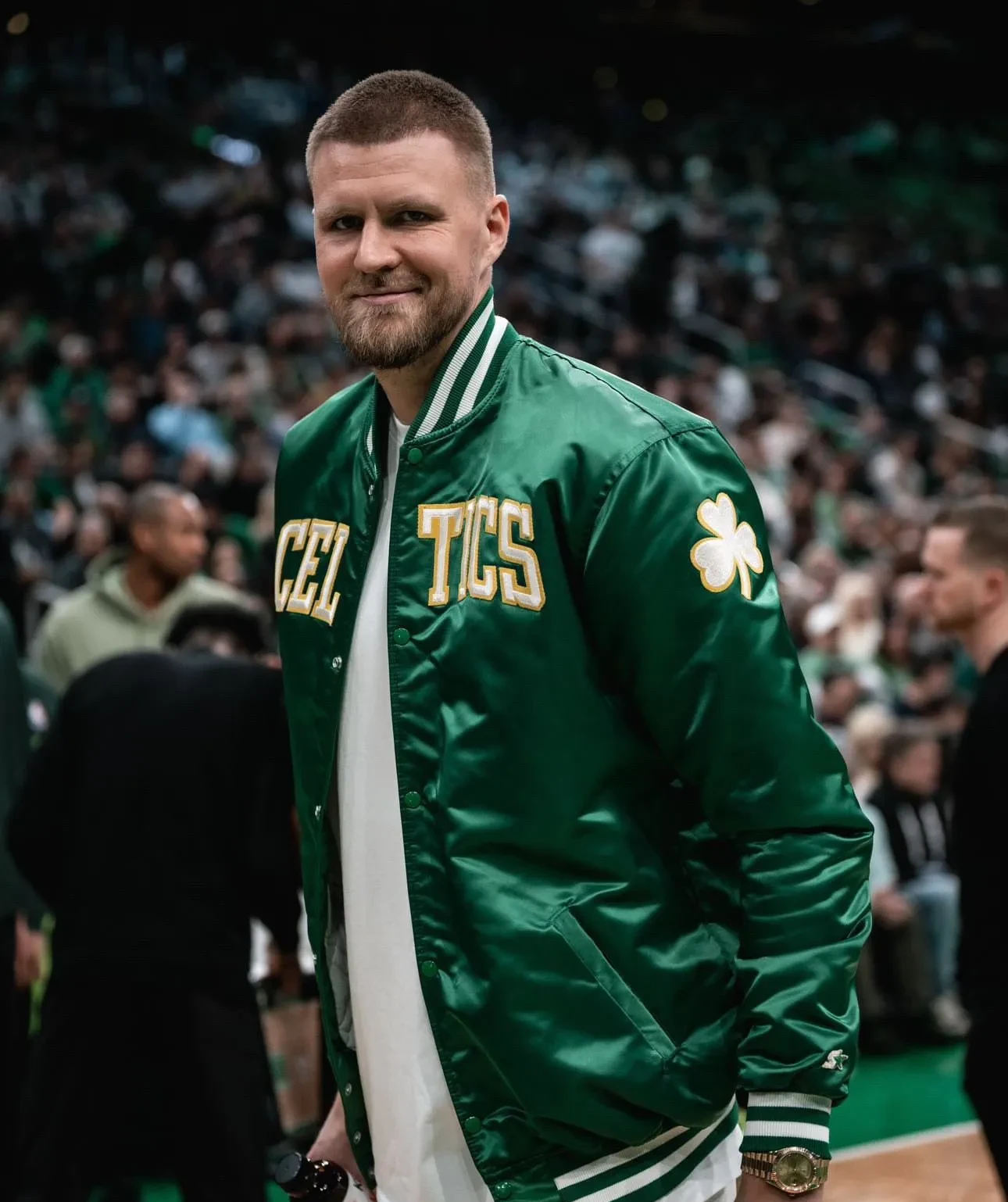 国王横扫灰熊，波尔津吉斯一己之力扛起全队