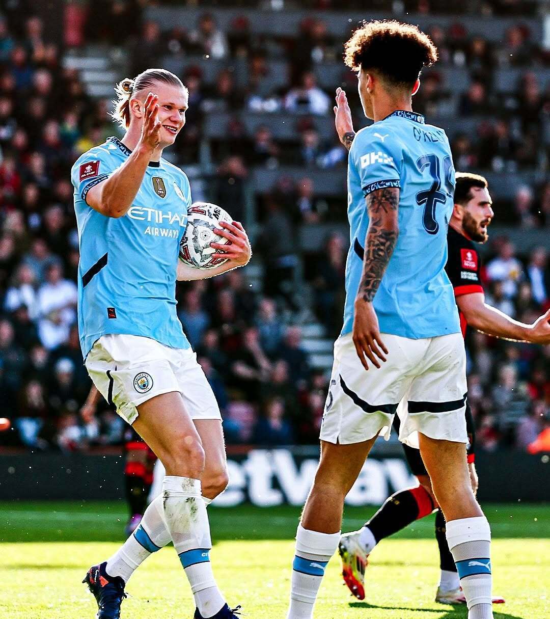 波兰逆转曼城，科曼惊艳世界