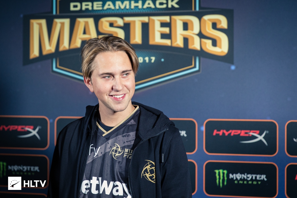 惊天逆转!Valorant战队挺进四强 惊天逆转!Valorant战队挺进四强