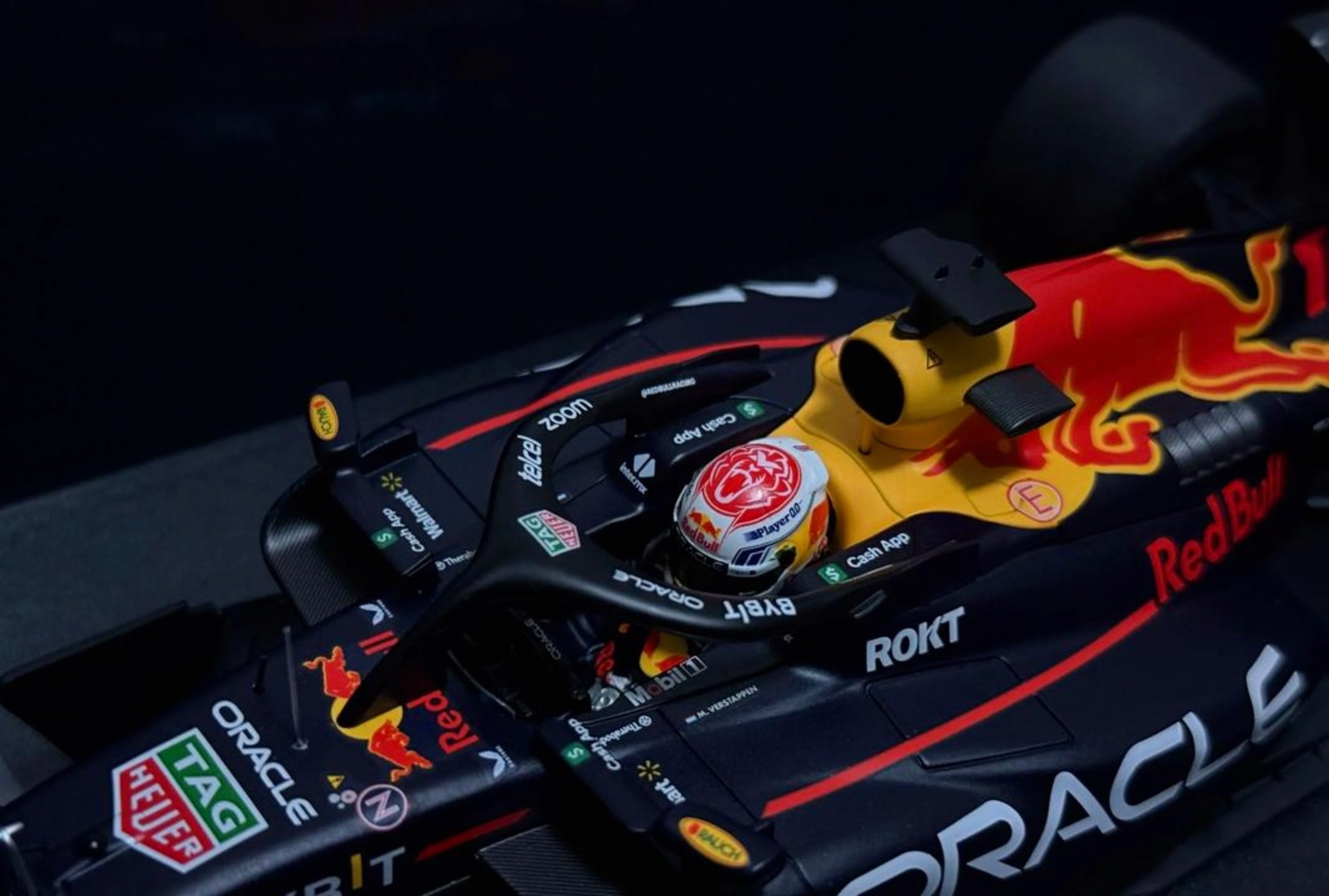 梅赛德斯鏖战法拉利,拉塞尔点燃赛场 梅赛德斯鏖战法拉利,拉塞尔点燃赛场