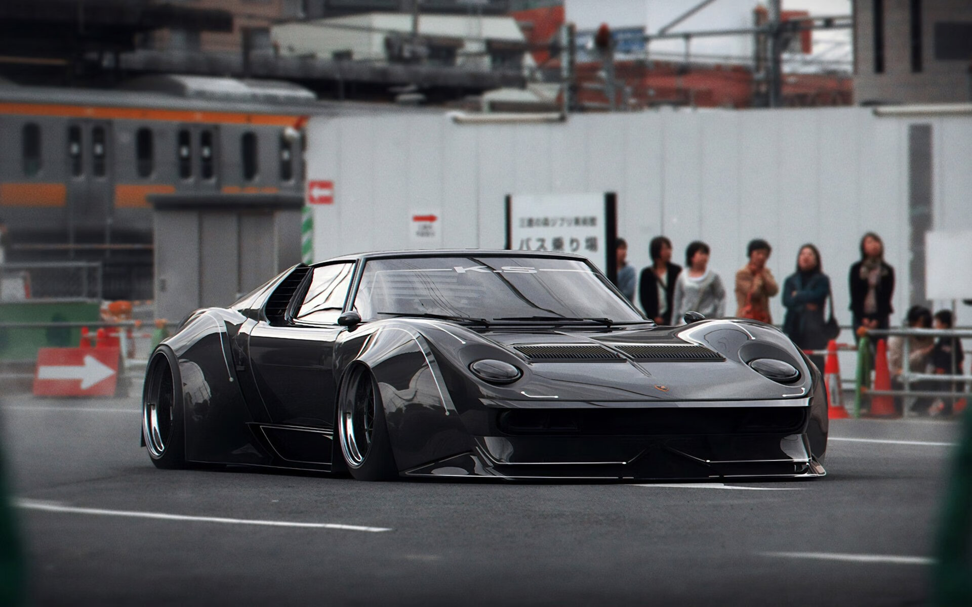 当一个足球运动员驶入罗马，F1新王加冕夜的史诗隐喻