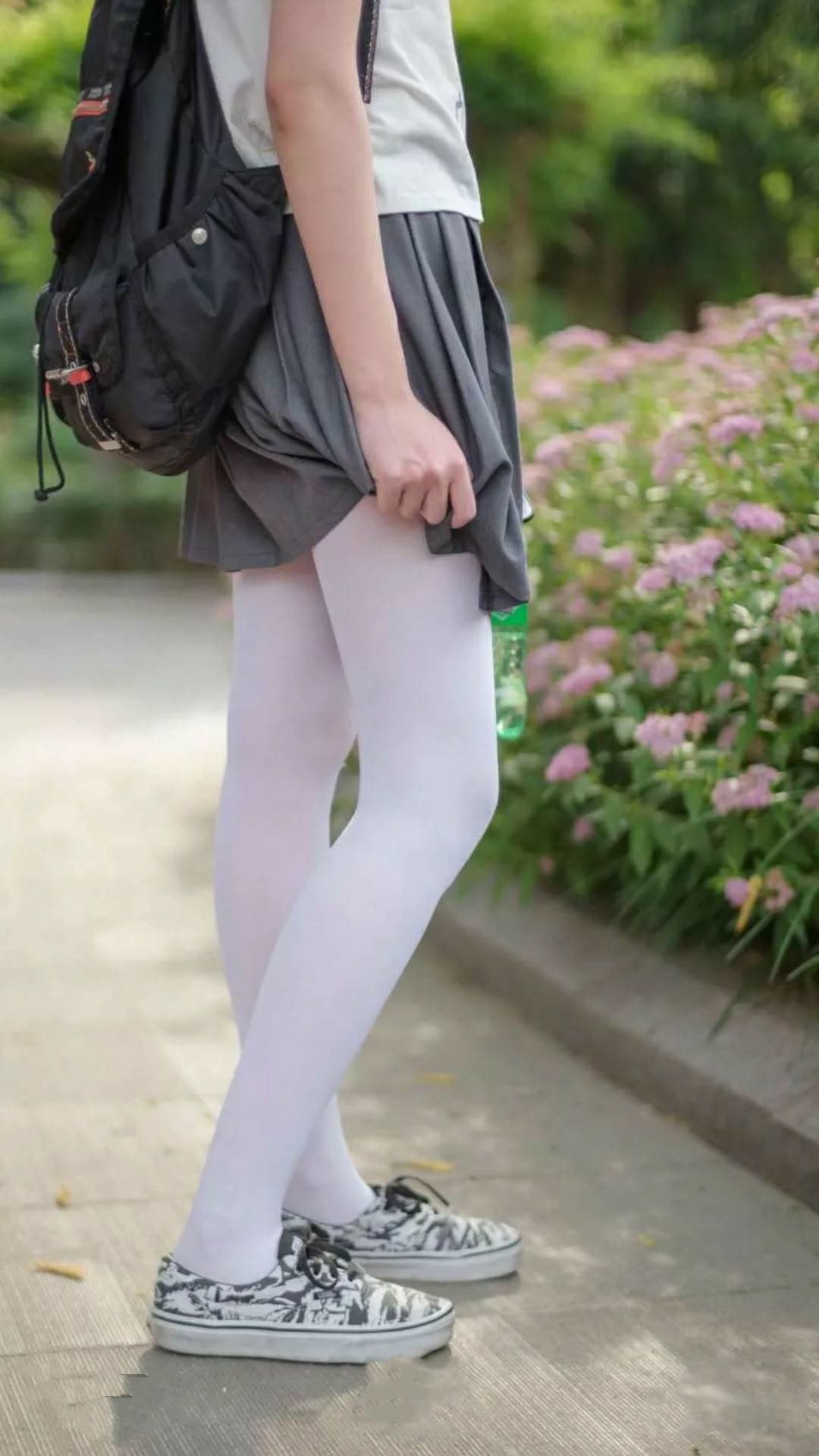 浓眉只手擎天，NBA季后赛之夜的内线风暴