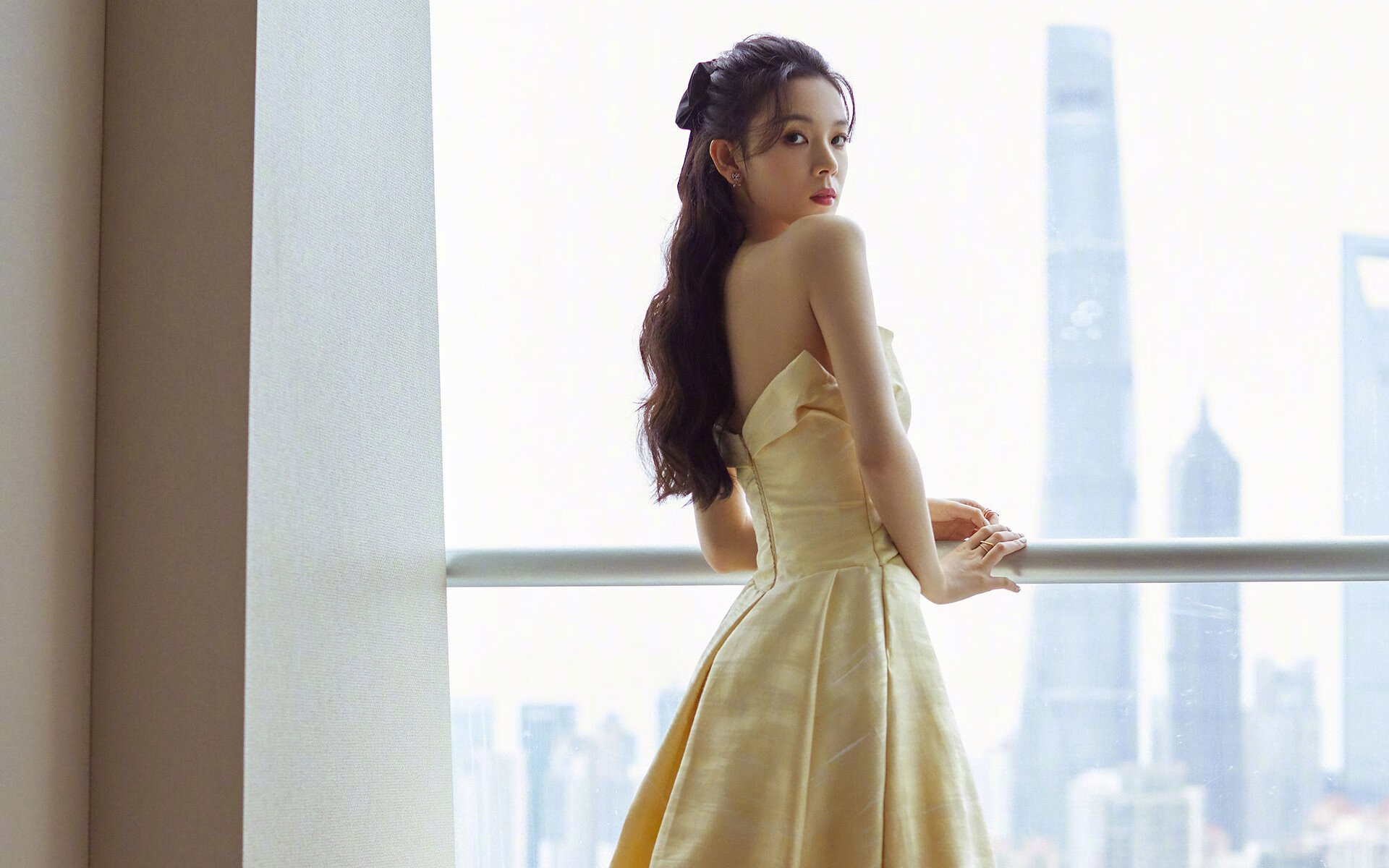 平行宇宙，雄鹿野蛮生长，黄蜂篡改剧本