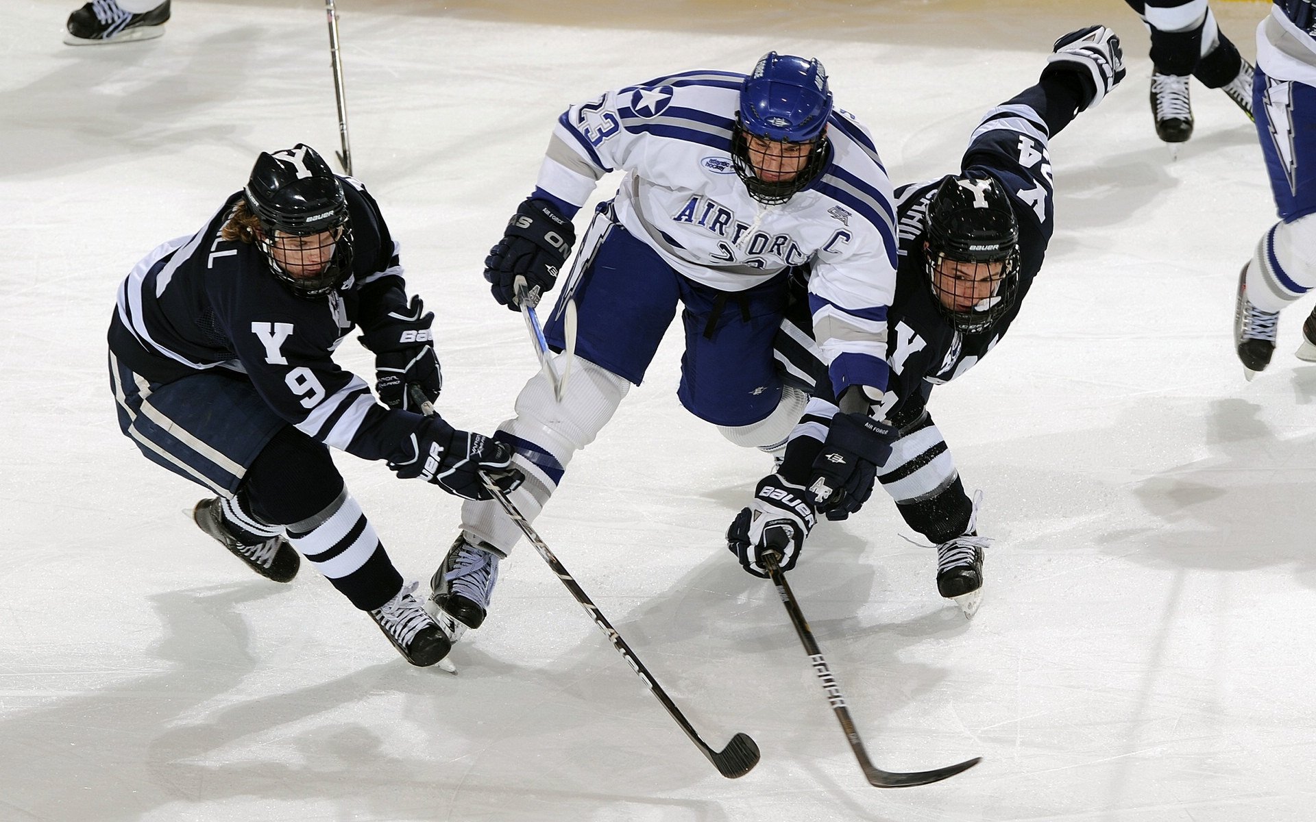 利刃出鞘，巨盾如山，利拉德极致的个人能力，与雷霆绞索般的防守哲学
